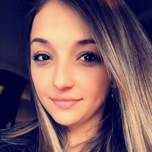 Meet your Posher, Brianna